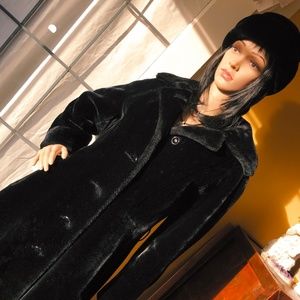 EUC Plush Vintage Borgazia Sportowne Faux Fur Coat